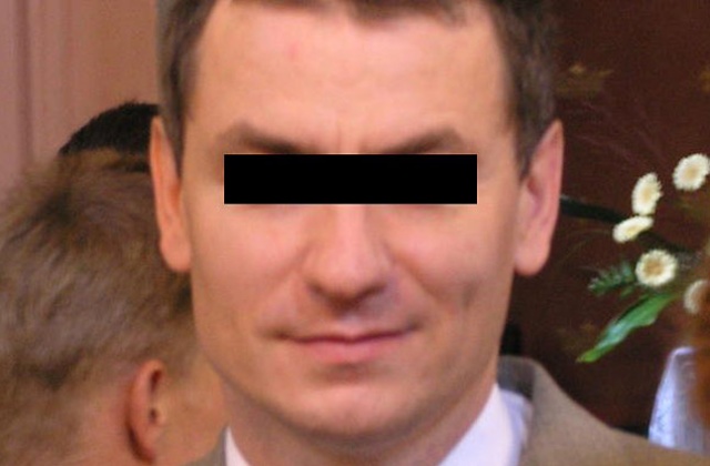 Podżeganie innych osób do przeprowadzenia zamachu na konstytucyjne władze RP, handel i posiadanie broni - to nowe zarzuty dla Brunona K. - dowiedziała się TVN24. Według śledczych, mężczyzna zamierzał zdetonować 4 tony materiałów wybuchowych podczas posiedzenia Sejmu.