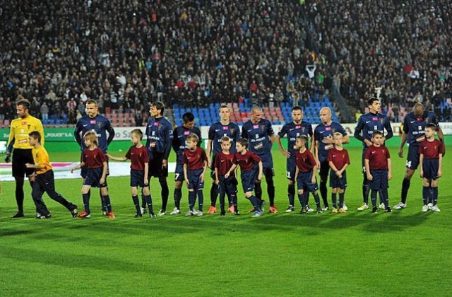 Udana inauguracja piłkarskiej ekstraklasy dla Pogoni Szczecin. Portowcy wygrali z Zagłębiem 2:0. Premierowy mecz rozgrywek o mistrzostwo Polski odbył się w Lubinie.
