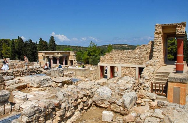 Biura podróży bankrutują i bankrutować będą, w skali roku może upadać nawet 10 firm organizujących wypoczynek - powiedział portalowi Newseria analityk Wyższej Szkoły Bankowej, dr Jacek Olszewski.