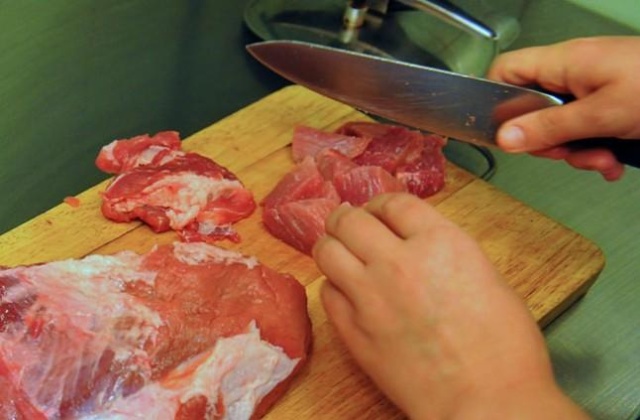Bakterie E. coli w polskim mięsie. O skażeniu mówią rosyjscy weterynarze. Zapowiadają zaostrzone kontrole dostaw.