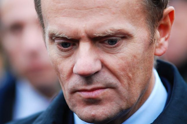 47 proc. Polaków negatywnie ocenia działania rządu, a 63 proc. jest niezadowolonych z tego, że na jego czele stoi Donald Tusk - wynika z najnowszego sondażu CBOS. Jak informuje TVN24, to jak dotąd najsłabsze notowania polskiego premiera.