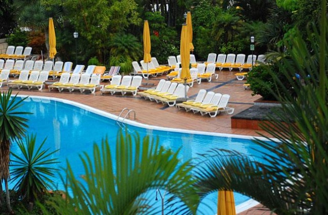 Polacy chętniej jeżdżą na wakacje po sezonie. Eksperci szacują, że w tym roku liczba osób wypoczywających we wrześniu za granicą wzrośnie o 18 proc. w porównaniu do roku ubiegłego - pisze o tym portal Newseria.pl.