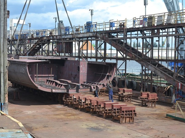 Kadłuby dwóch lodołamaczy, które powstają w Szczecińskiej Stoczni Remontowej Gryfia są już prawie gotowe. Statki te mają być początkiem nowej floty, która będzie kruszyć zatory lodowe na Odrze i Wiśle.