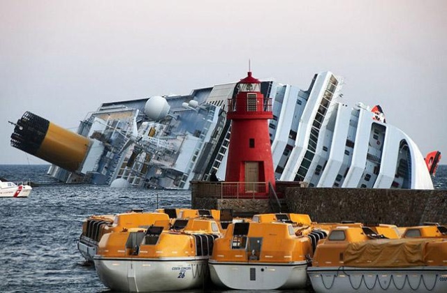 Na dobę przed rozpoczęciem operacji podniesienia wraku statku Costa Concordia na wyspie Giglio przy wybrzeżu Toskanii zajęte są wszystkie miejsca w hotelach.