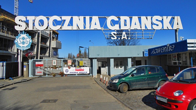Pracownicy gdańskiej stoczni rozpoczęli w czwartek strajk. Domagają się wypłaty zaległych wynagrodzeń.