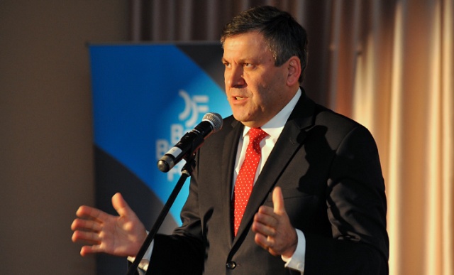 Polityka transportowa w Europie, finansowanie biznesu i wyzwania energetyczne - między innymi o tym rozmawia blisko 300 uczestników Baltic Business Forum, które od środy trwa w Świnoujściu.