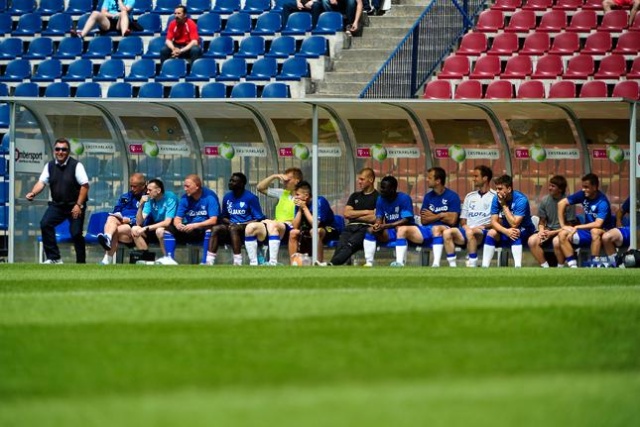 Piłkarze Floty Świnoujście nie wygrali czwartego z rzędu pojedynku w I lidze. Wyspiarze przegrali w sobotę z ostatnim w tabeli GKS-em Tychy 0:1.