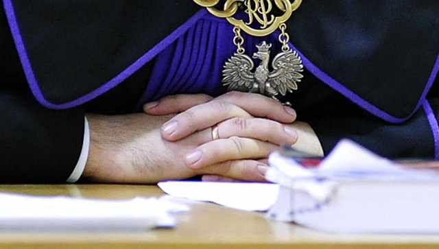Prokuratura Generalna otrzymała materiały z Dominikany w sprawie dotyczącej podejrzenia polskich duchownych o pedofilię. Wszystkie dokumenty trafią do prowadzącej śledztwo Prokuratury Okręgowej w Warszawie - informuje TVN24.