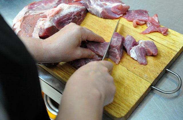 Średnio 36 kilogramów tego mięsa zje w 2013 roku każdy z nas. To najmniej od 1997 roku - informuje Instytut Ekonomiki Rolnictwa i Gospodarki Żywnościowej.