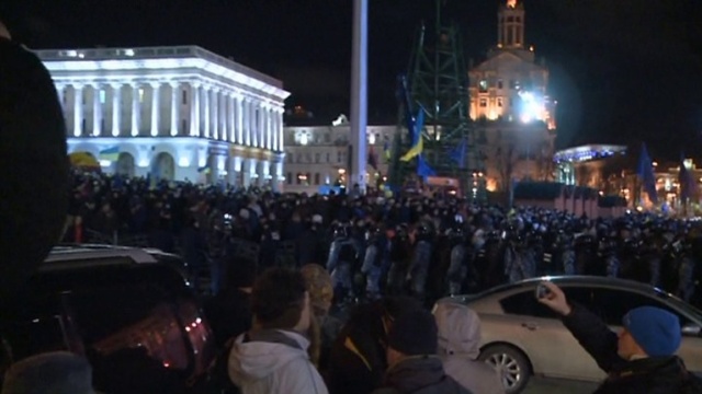 Ukraińska opozycja chce dymisji rządu i prezydenta oraz przedterminowych wyborów. Rozpoczęła też przygotowania do ogólnokrajowego strajku. To reakcja na brutalne spacyfikowanie przez milicję protestów na kijowskim Majdanie - informuje Polska Agencja Prasowa.