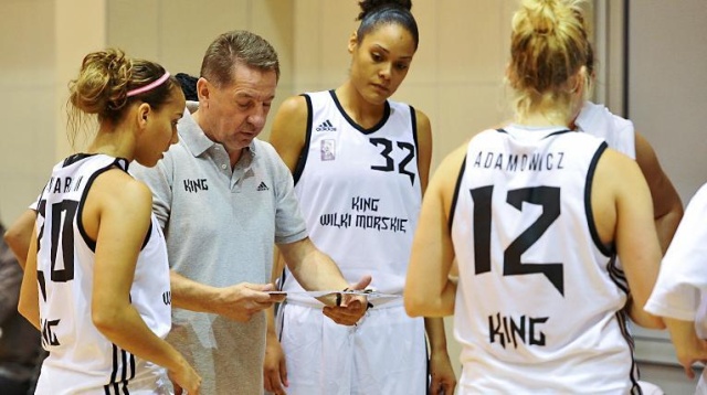 Koszykarki drużyny King Wilki Morskie Szczecin nie sprawiły niespodzianki w kolejnym meczu rozgrywek o mistrzostwo Polski. W sobotę beniaminek Basket Ligi Kobiet przegrał na wyjeździe z Energą Toruń 76:82.