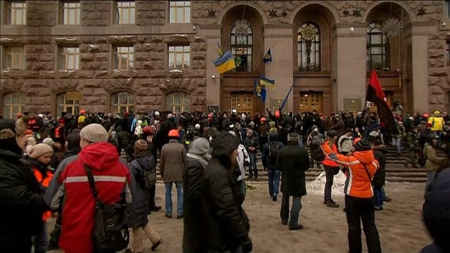 Oddziały Berkut przypuściły w środę rano nieudany szturm na ratusz w Kijowie, w którym zabarykadowało się ok. 200 demonstrantów.