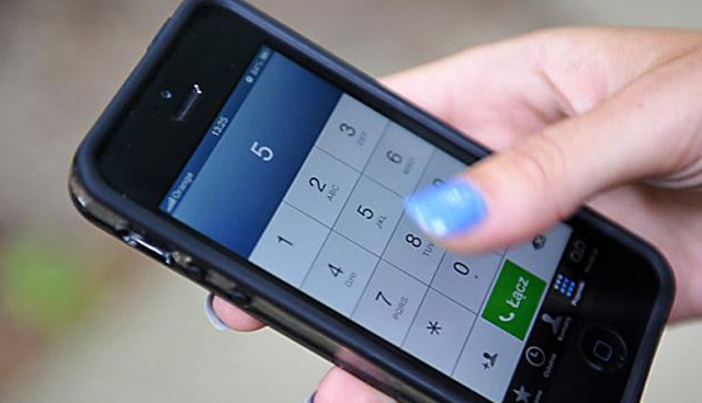 Polacy kupili w tym roku już prawie 7 mln tabletów i smartfonów. Wydaliśmy na nie 5,5 mld zł - informuje Rzeczpospolita.