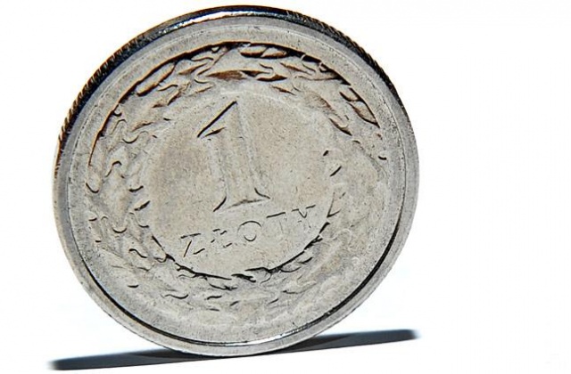 1680 złotych brutto - tyle od 1 stycznia będzie wynosiła płaca minimalna w Polsce. Po odliczeniu podatku, na rękę dostaniemy 60 złotych więcej niż obecnie.