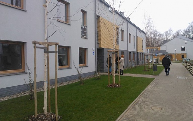 Od stycznia pośrednicy obrotu nieruchomościami nie będą musieli mieć licencji. Dotąd, aby ją otrzymać trzeba było wykazać się wyższym lub podyplomowym wykształceniem w tym zawodzie, odbytą praktyką zawodową oraz niekaralnością.