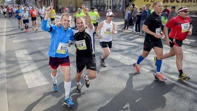 Fot. Jarosław Gaszyński [Radio Szczecin] Maraton w Dębnie. Jest nowy rekord i rekordowa liczba biegaczy [ZDJĘCIA, WIDEO]