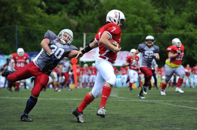 Futboliści Husarii rozgromili drużynę Cougars 34:7. Fot. Łukasz Szełemej [Radio Szczecin] Derby Szczecina w futbolu amerykańskim dla Husarii [ZDJĘCIA, WIDEO]