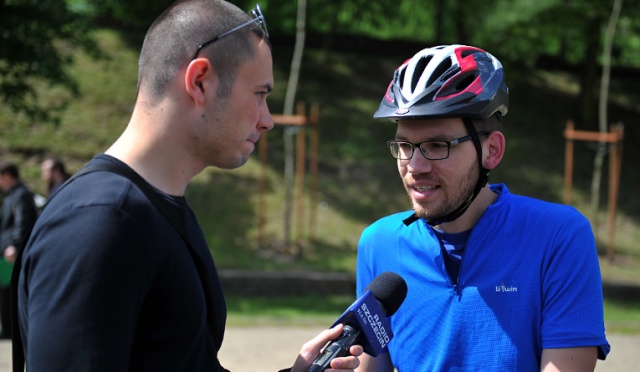 Prawie dwustu cyklistów ścigało się w Puszczy Bukowej w zawodach w kolarstwie górskim. W Gryf Maratonie uczestnicy rywalizowali na dystansach 13, 37 i 74 kilometrów. Fot. Łukasz Szełemej [Radio Szczecin] "To wyzwanie nawet dla zawodowców" [ZDJĘCIA]