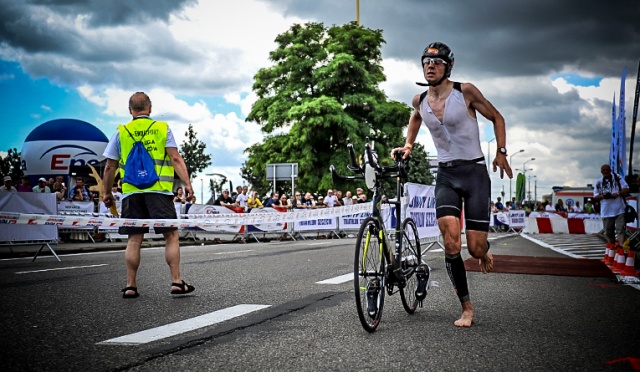 650 zawodników z Polski i świata wystartowało w zawodach Unity Line Triathlon Szczecin. Fot. Łukasz Szełemej [Radio Szczecin] Zawody tylko dla twardzieli w Szczecinie. Wyniki triathlonowej imprezy [NOWE, ZDJĘCIA, WIDEO]