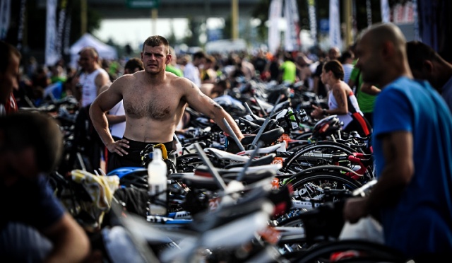 650 zawodników z Polski i świata wystartowało w zawodach Unity Line Triathlon Szczecin. Fot. Łukasz Szełemej [Radio Szczecin] Zawody tylko dla twardzieli w Szczecinie. Wyniki triathlonowej imprezy [NOWE, ZDJĘCIA, WIDEO]