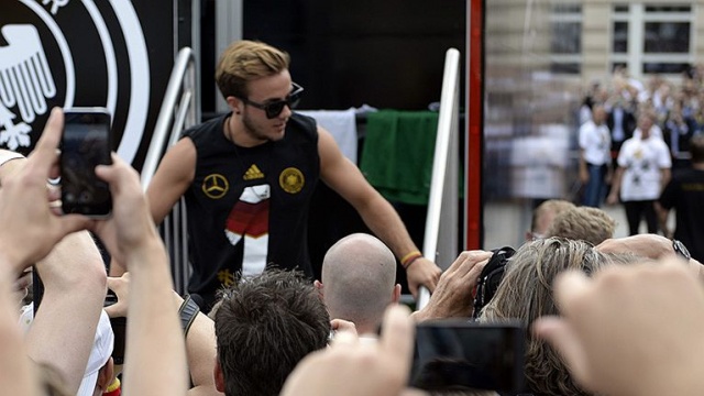 Gola na wagę Pucharu Świata zdobył w dogrywce Mario Goetze. Fot. Tomasz Chaciński [Radio Szczecin] Piłkarze już w domu. Berlin wita mistrzów świata [WIDEO, DUŻO ZDJĘĆ]