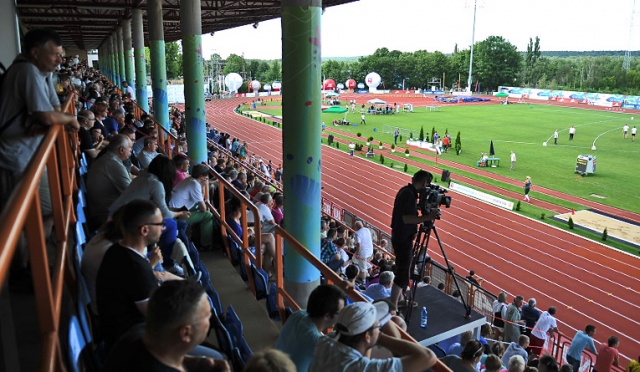 Ostatni dzień lekkoatletycznych Mistrzostw Polski w Szczecinie. Fot. Łukasz Szełemej [Radio Szczecin] Złoty medal MP dla Włodarczyk. Sukcesy naszych lekkoatletów [ZDJĘCIA, WIDEO]