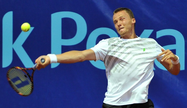 W wieczornym meczu dnia, ubiegłoroczny finalista Pekao Szczecin Open Hiszpan Pere Riba, przegrał ze Słowakiem Józefem Kowalikiem (2:6, 7:5, 6:2). Fot. Łukasz Szełemej [Radio Szczecin] Sześciu Polaków w pierwszej rundzie turnieju Pekao Szczecin Open [ZDJĘCIA]