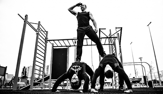 Fot. Łukasz Szełemej [Radio Szczecin] Street Workout, czyli wykorzystanie własnego ciężaru do poprawy formy [ZDJĘCIA, WIDEO]
