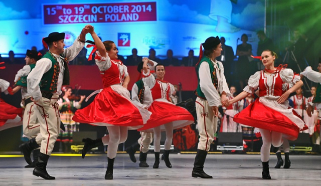 W czwartek w hali widowiskowo-sportowej przy ulicy Szafera w Szczecinie odbyła się uroczysta gala otwarcia mistrzostw świata w karate. Fot. Łukasz Szełemej [Radio Szczecin] Lech Wałęsa zainaugurował w Szczecinie mistrzostwa świata w karate [ZDJĘCIA, WIDEO]