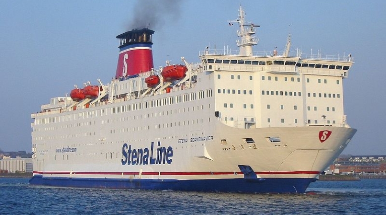 Polacy koczują po awarii promu