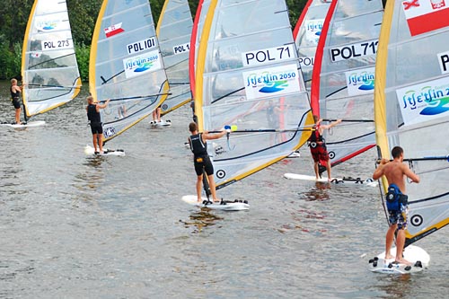 Czy surferzy z Zalewu zwiną żagle