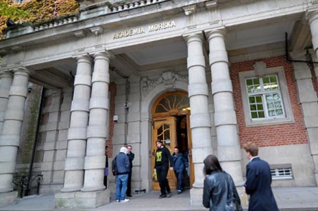 Akademia Morska w Szczecinie pomoże finansowo swoim absolwentom i studentom studiów zaocznych. Ci, którzy zdecydują się otworzyć własną działalność gospodarczą, otrzymają na starcie do 50 tysięcy złotych.