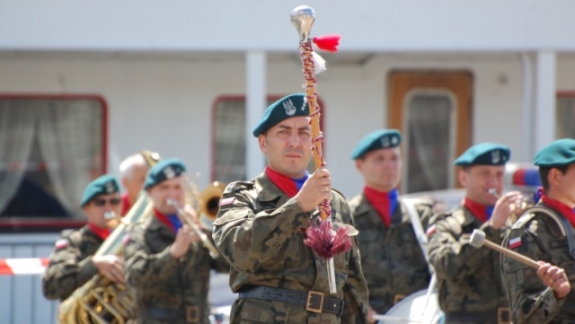 Żołnierze zapraszają na koncert. Zagrają specjalnie dla Julii i Huberta