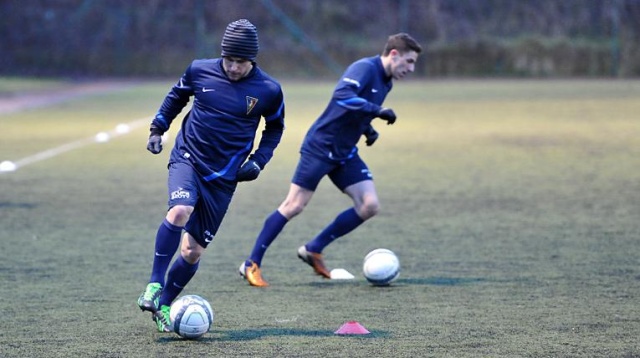 Piłkarze Pogoni Szczecin przegrali w piątek kontrolny pojedynek z mistrzem Chorwacji Dinamem Zagrzeb 0:1. Mecz odbył się w tureckim Belek, gdzie Portowcy szykują się do rozgrywek ekstraklasy.