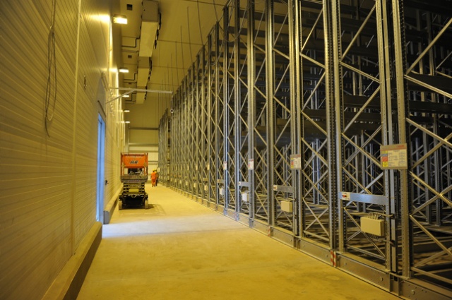 Tydzień potrwa schładzanie pierwszej komory nowej chłodni w Porcie Rybackim Gryf. Budynek stanął na szczecińskiej Łasztowni.