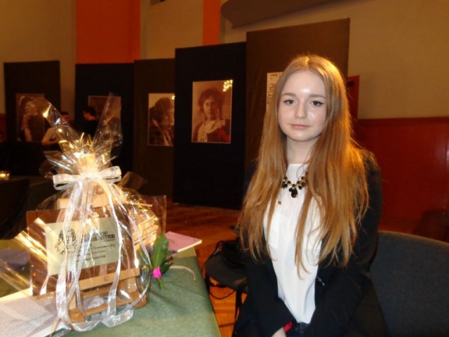 Kilkudziesięciu młodych poetów walczyło o Wers Marii Pawlikowskiej - Jasnorzewskiej. Laureatką szczecińskiego konkursu poetyckiego została Wiktoria Waszczuk. Zdobywczyni Grand Prix ma 16 lat i pochodzi z Gryfic.