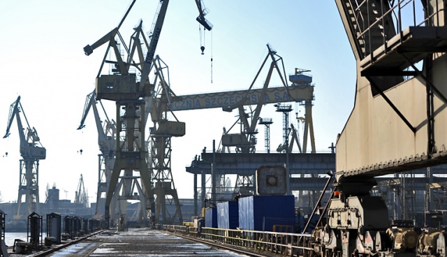 Ożywienie w branży stoczniowej widać, ale bardziej w Trójmieście niż w Szczecinie, a droga do uzyskania takich wyników, jakie były dziesięć lat temu jest daleka - tak przedstawiciele gospodarki morskiej ze stolicy Pomorza Zachodniego komentują wypowiedź prezesa Agencji Rozwoju Przemysłu, Wojciecha Dąbrowskiego.