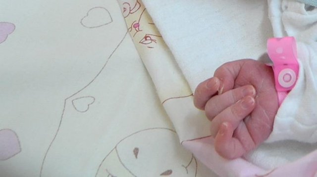 Ciąża w Polsce nie jest powodem do radości dla co trzeciej ciężarnej. Kobiety boją się biedy i utraty pracy - informuje Rzeczpospolita.