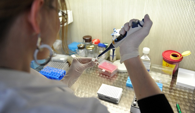 Blisko 7 mln zł wywalczyły szczecińskie uczelnie wyższe na staże dla swoich studentów. W konkursie zorganizowanym przez resort nauki najwyżej ocenionym projektem okazała się Mikrobiologia w praktyce prof. Wiesława Deptuły z Uniwersytetu Szczecińskiego.