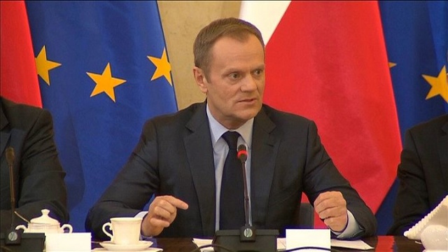 Tusk spotkał się z wojewodami: Musimy być gotowi na czarne scenariusze [WIDEO]