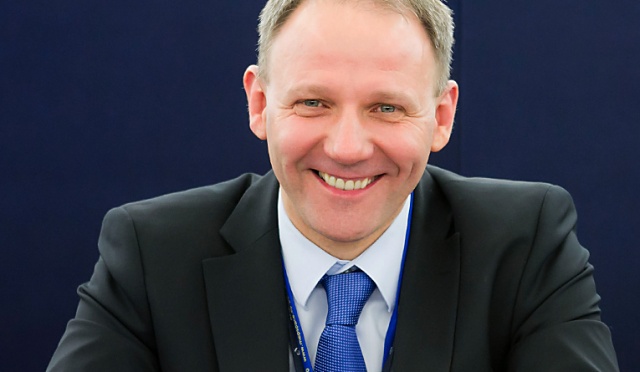 Do prokuratury we Frankfurcie trafiło drugie doniesienie na europosła Platformy Obywatelskiej Jacka Protasiewicza - informują ogólnopolskie media.