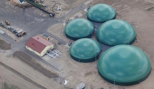 Zamiast węgla - nawozy naturalne będzie wykorzystywać biogazowa elektrociepłownia, która powstaje koło Bobolic w Zachodniopomorskiem.