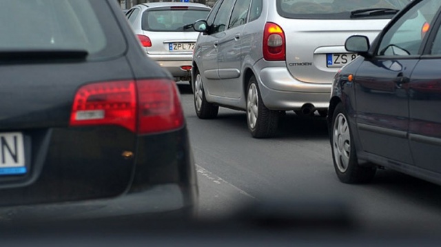 Jeszcze tylko w poniedziałek przedsiębiorcy mogą kupić auto z kratką i odliczyć od tego pełen VAT, a także zyskać prawo do odliczania całego podatku od paliwa i części zamiennych.