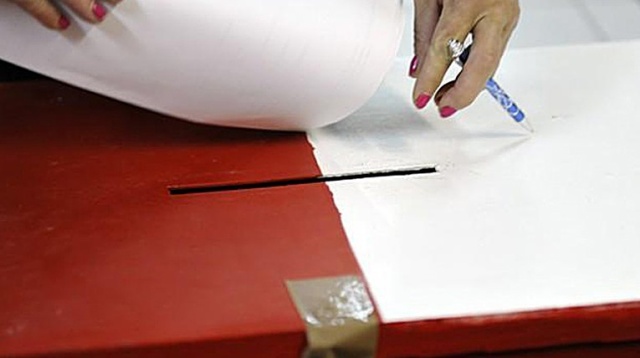 Jak informuje portal 300polityka.pl - Platforma ma już siedem punktów procentowych przewagi nad partią Jarosława Kaczyńskiego. Najnowszy sondaż wyborczy przeprowadził CBOS.