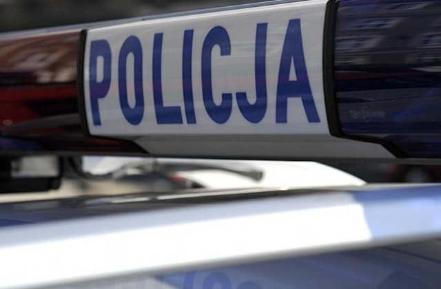 25 osób od piątku zginęło na polskich drogach. 220 zostało rannych - podaje Gazeta Wyborcza. Wg policji, tak źle nie było dawno. W ubiegłym roku przez całe święta zginęło 18 osób.