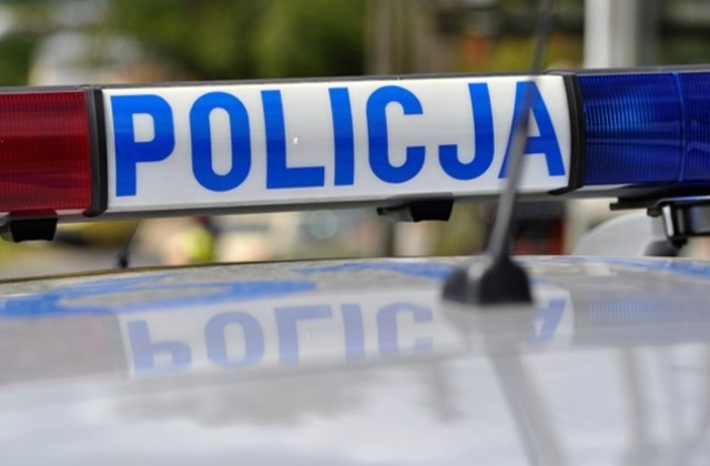 37-latka oblała nieznaną substancją obraz Jezusa Miłosiernego w kaplicy św. Faustyny w krakowskich Łagiewnikach. Kobietę zatrzymały siostry zakonne, które przekazały ją policji - informuje TVN24.