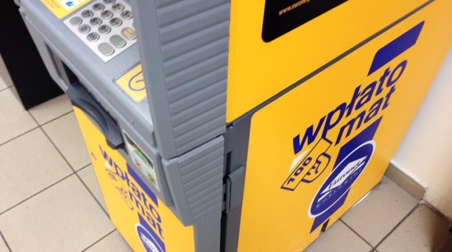 Wpłatomaty Euronet przyjmują już nowe banknoty - poinformowała firma w specjalnym komunikacie. Informatycy zaktualizowali systemy.