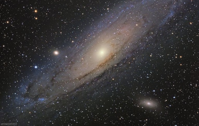 Pasjonuje ich robienie zdjęć kosmosu: mgławic, galaktyk czy gwiazd - wystawę przygotowaną przez astrofotografów ze Szczecina można oglądać w Cafe 22. To także jeden z punktów sobotniej Nocy Muzeów.