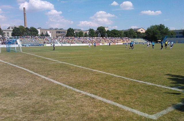 Piłkarze Błękitnych Stargard Szczeciński coraz bliżej utrzymania w II lidze. Stargardzianie wygrali w sobotę z Odrą w Opolu 2:1 w 32. kolejce rozgrywek.