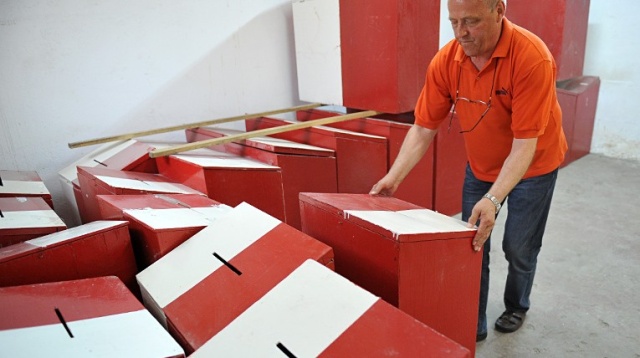 Polacy wybierają posłów do Parlamentu Europejskiego. Punktualnie o 7 w niedzielę otwarte zostały lokale wyborcze i rozpoczęło się głosowanie.